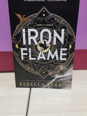 Iron Flame novel by Rebecca Yarros new, in English