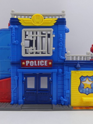 AS Superthings Police Station 1013-61112 used collectible playset