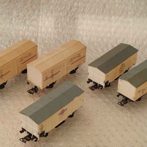 HO Scale Commercial Wagons used for Two-Rail Track System