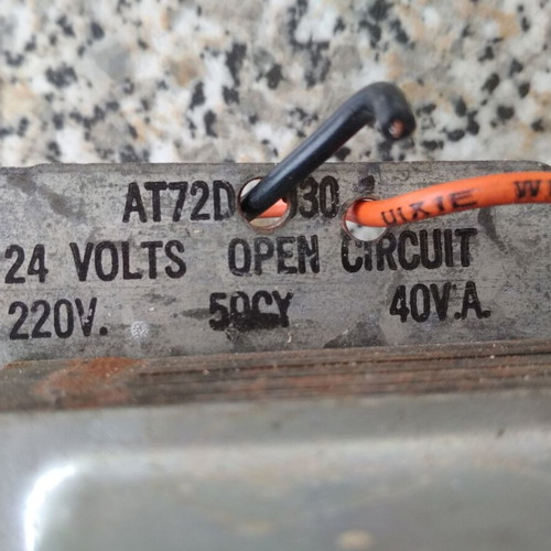 Honeywell AT72D1006 control transformer for electric water valves