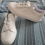 Levi's women's sneakers size 37, white
