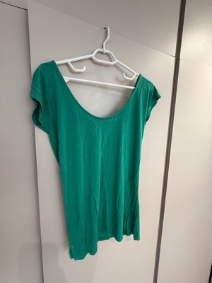 Μπλούζα πράσινη Pull & Bear μεταχειρισμένη, μέγεθος M