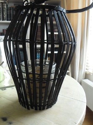 Φανάρι καινούργιο μαύρο με γυάλινη θήκη για κερί