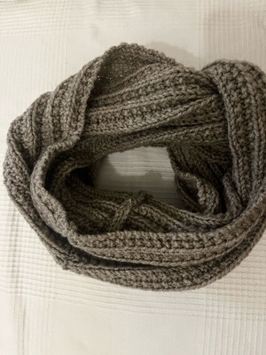Benetton gray scarf collar like new unworn