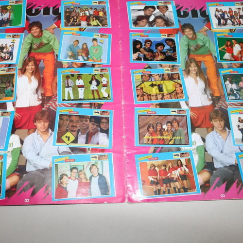 Anypotaktes Kardies Rebelde Way sticker album