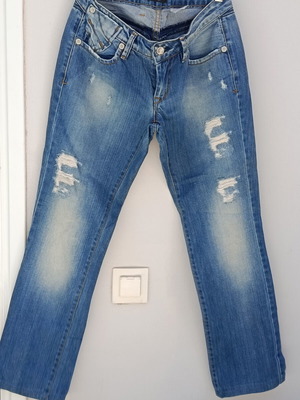 Dolce & Gabbana Low-Rise Distressed Jeans Size 29 Like New, Blue