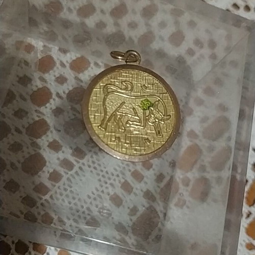 Taurus zodiac pendant 375 gold 2.10 g 9 K Konstantinato