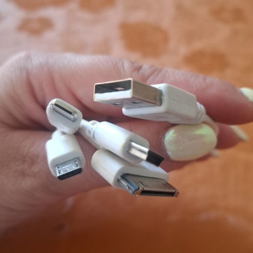 Various cables like new, set of 8