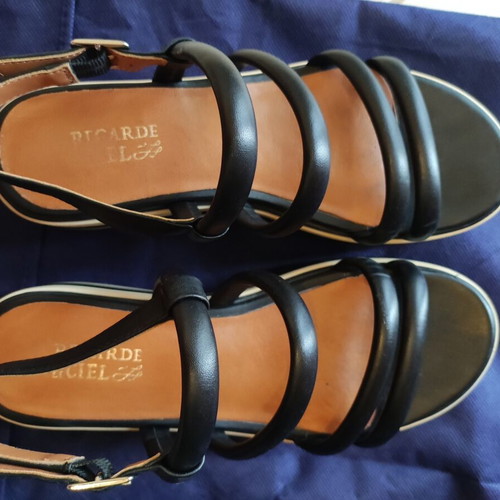Regarde le Ciel leather flatform sandals like new, size 39, black