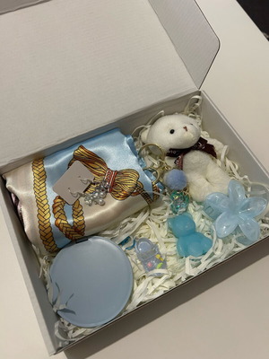 Gift box new with plush bear, hair accessories, keychains and candle