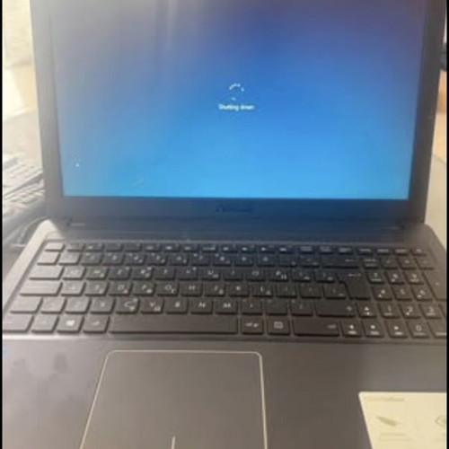 Asus Laptop 8GB 256GB Windows 10 like new