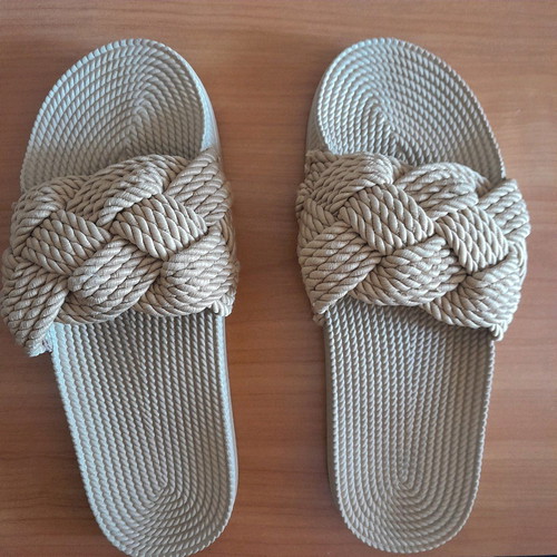 Flip flops new, size 38, plastic woven style