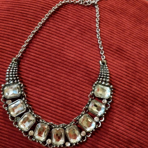 Necklace silver like new for special occasions