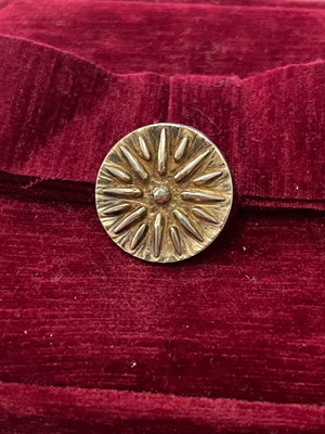 Zolotas pendant with the Sun of Vergina used