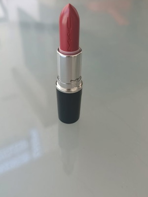 M.A.C Lustreglass Lipstick 510 Lady Bug, glossy semi-transparent finish