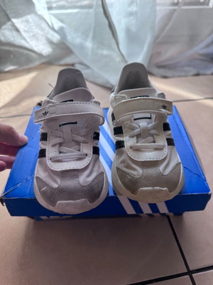 Παπούτσια Adidas Country XLG μέγεθος 24 σαν καινούργια, λευκά με μαύρες ρίγες