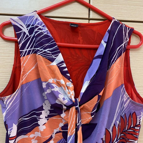 Zara Collection blouse size L like new, red and purple