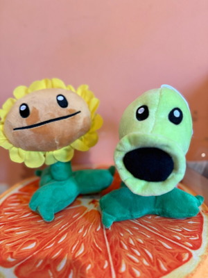Σετ λούτρινα Plants vs Zombies Sunflower και Peashooter σαν καινούργιο