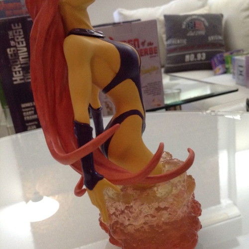 Starfire Teen Titans Women of DC Universe bust new