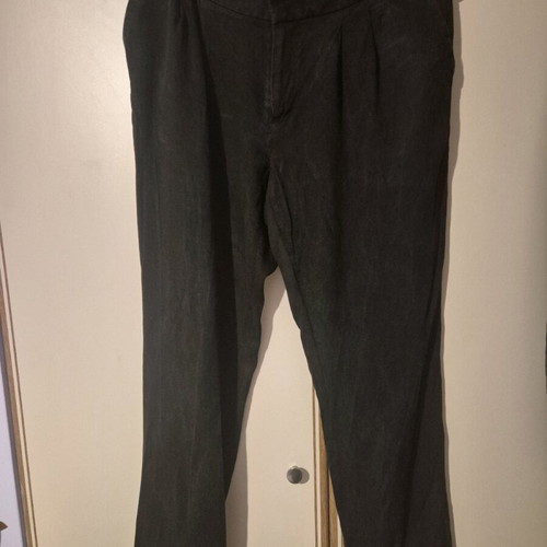 Women's black pants straight leg with cuffs like new