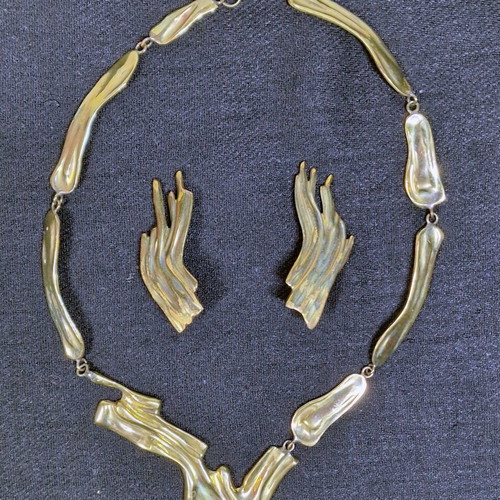 Bronze Jewelry Set used with abstract design