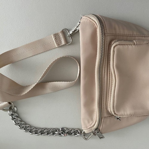 Beige banana bag crossbody like new with chain