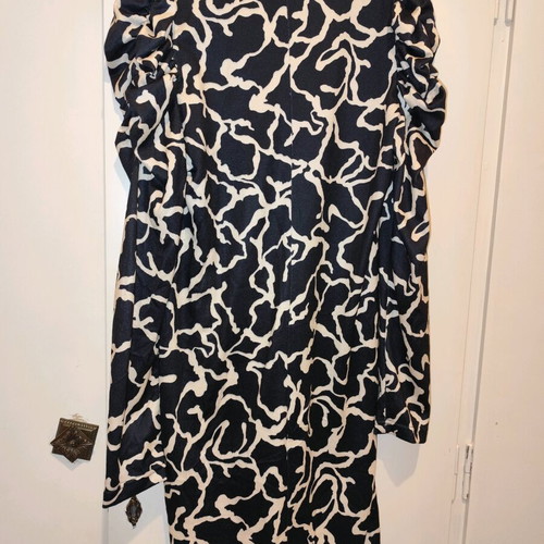 Black and white dress XXL like new