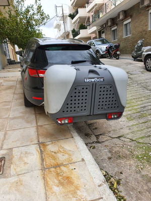 Aragon TowBox V2 car hitch trunk with single opening 390lt gray like new
