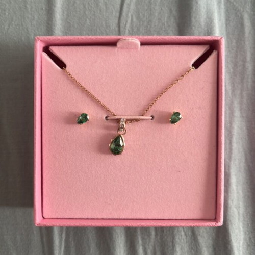 Swarovski necklace and earrings set green and gold, like new