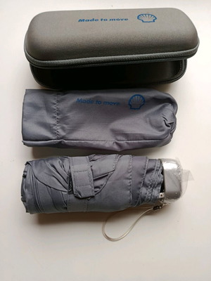 Mini Shell Umbrella "Made to Move" with hard case unused