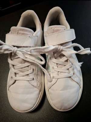 Adidas athletic shoes like new, white, size 32