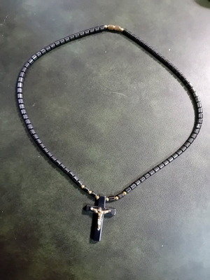 Vintage necklace with hematite cross and screw clasp like new