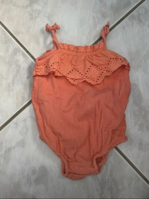 Orchestra girl bodysuit 6-9 months like new