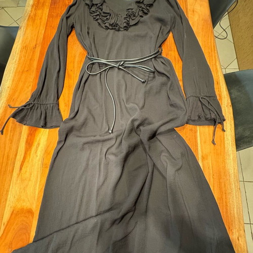 Zara black dress like new with belt and ruffles, size S