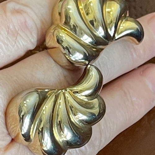 P.E.P. Custom Jewellery collectible large clip on earrings like new