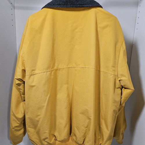 White Sierra yellow jacket with fleece lining, size L, like new