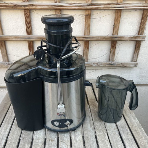 Izzy Juicer like new
