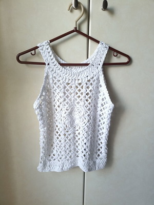 White knitted cotton top like new, size S