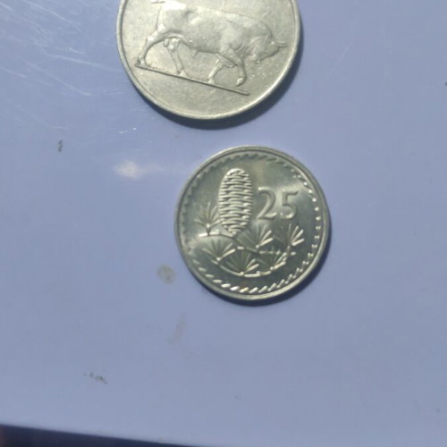 Coins from Cyprus, Ireland and America like new