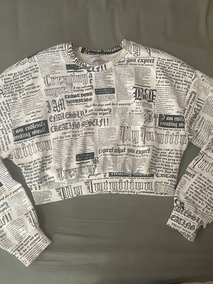 Bershka newspaper print crop top like new, size S
