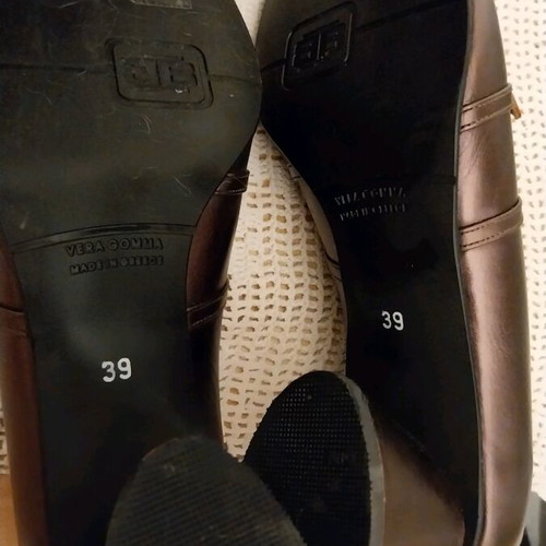 Baboulas bronze strap pumps like new, size 39