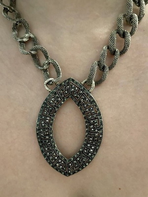 Κόσμημα λαιμού ασημένιο σε άψογη κατάσταση