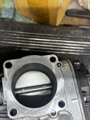 Throttle butterfly used, good condition
