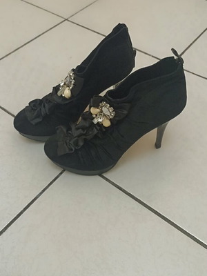 Women's suede ankle boots size 38 like new, black, 12 cm heel