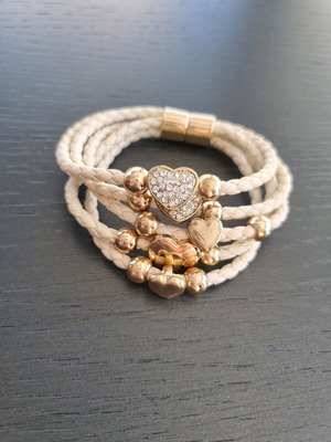 Bracelet with hearts in 5 layers like new, beige and gold