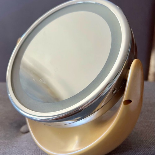 Beurer mirror used with batteries, old