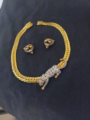 Faux Bijoux Jewelry Set Panther Head like new, gold color