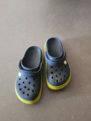 Crocs kids sandals size 29 used, blue and green