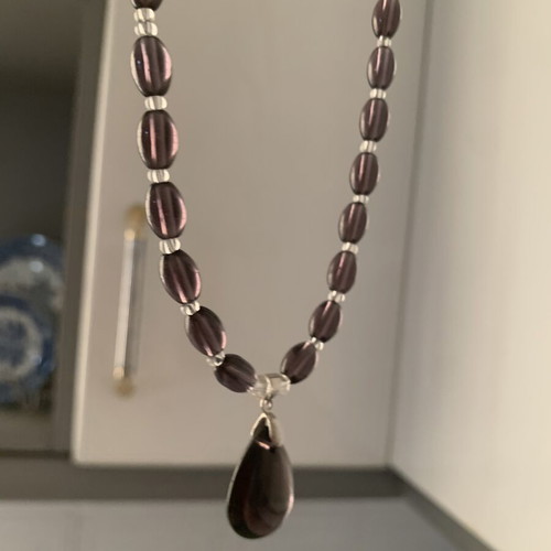 Amethyst necklace like new, 60 cm length, purple and silver