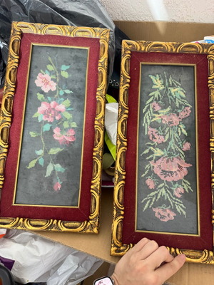 Set of 2 embroidered decorative frames with floral design